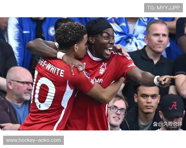 足球球星佩戴近视眼镜的背后故事与影响分析